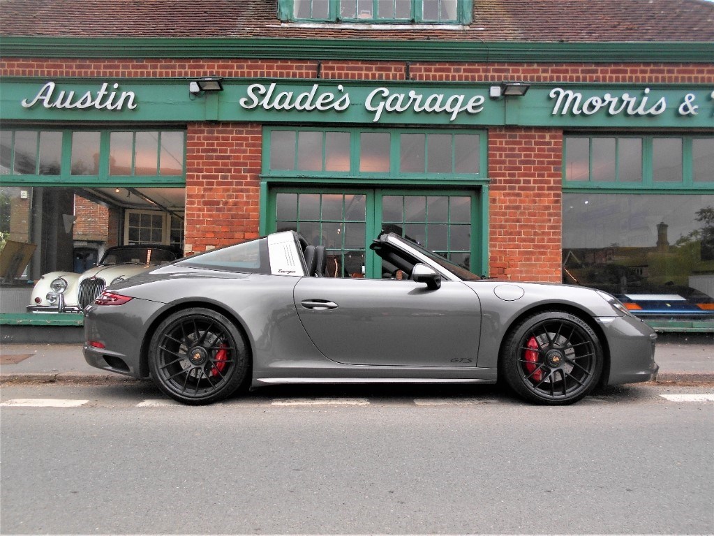  Porsche  TARGA 4 GTS PDK