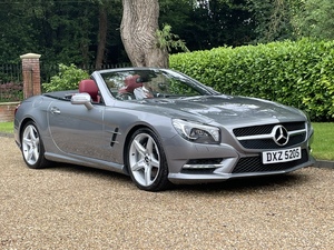 Mercedes-Benz SL Class  in Lightwater | Friday-Ad