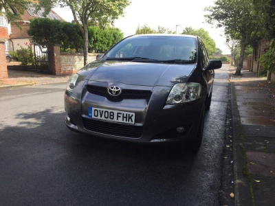 Toyota Auris SR. in Eastbourne | Friday-Ad