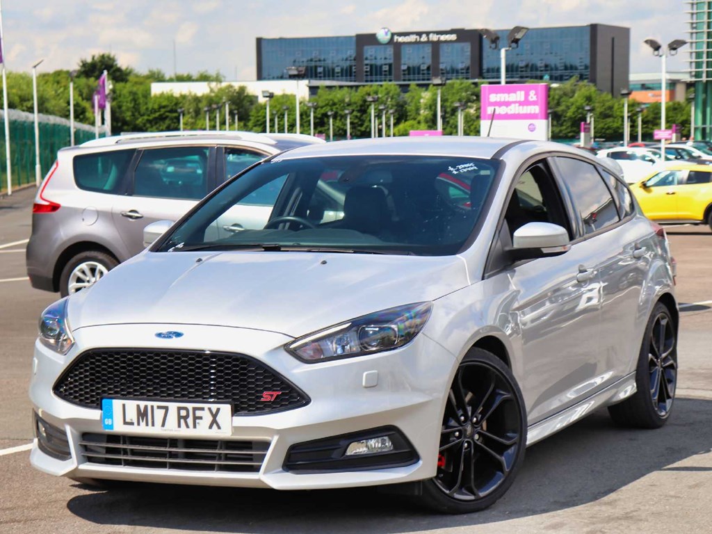 Ford Focus Ford Focus 2.0T E/B 250 ST-3 5dr Black Style