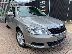 Skoda Octavia  in London | Friday-Ad