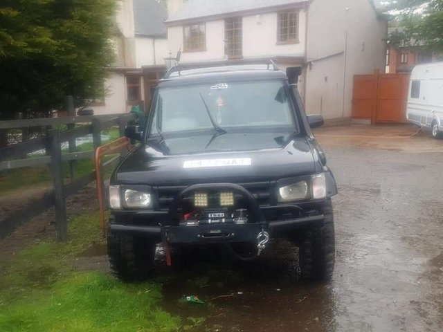 land rover discovery td5 fully fitted with winch