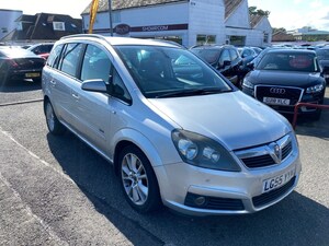 Vauxhall Zafira Tourer  in Eastbourne | Friday-Ad