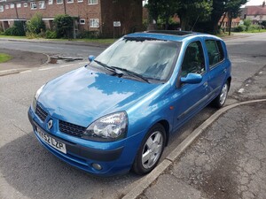 Renault Clio  in Horley | Friday-Ad