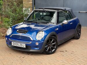 Mini Hatch Cooper  in Iver | Friday-Ad