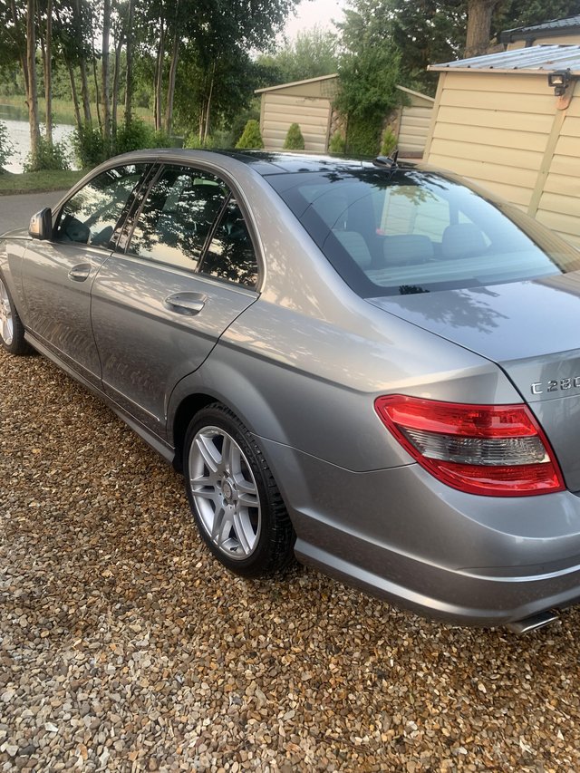 Mercedes Benz Saloon V6 Excellent Condition Inside And Out