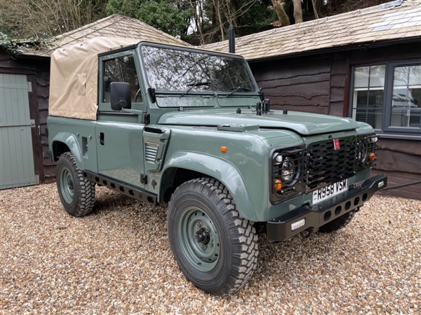 Land Rover Defender 300TDI Wolf