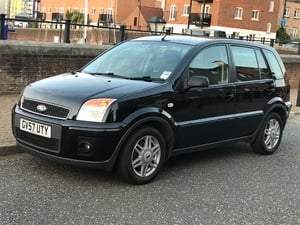  FORD FUSION AUTO 1.6 ZETEC CLIMATE in Eastbourne |