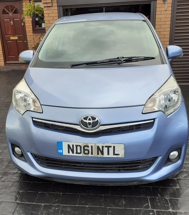 Toyota Verso-S TR 5dr Estate Automatic Metallic Blue