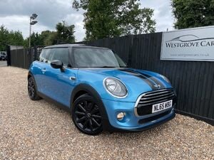 Mini Cooper  in Addlestone | Friday-Ad