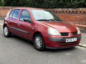  Renault Clio  Months MOT - 2 Keys in Eastbourne