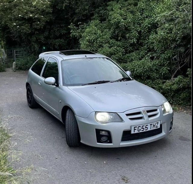 Silver MG ZR with apple play 1.4