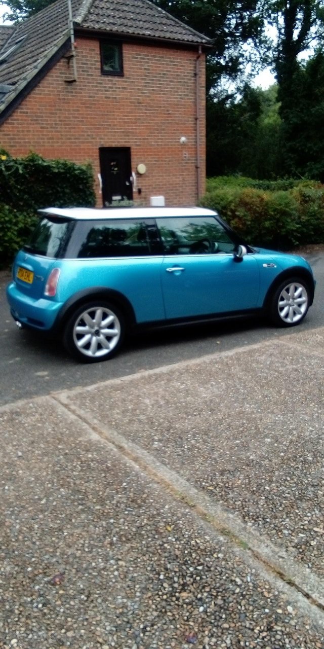 Mini Cooper S Supercharged 1.6i Finished in Electric Blue