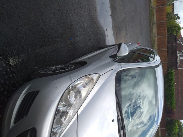 peugeot 207 sw 4 new tyers nice car for year only done 