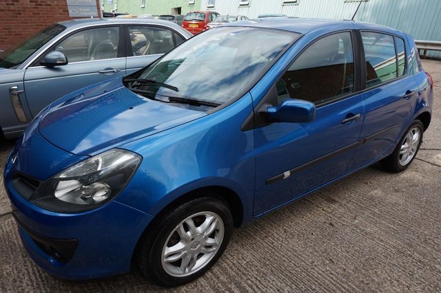 RENAULT CLIO 1.4 DYNAMIQUE  FULL MOT