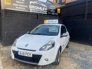 Renault Clio  in London | Friday-Ad