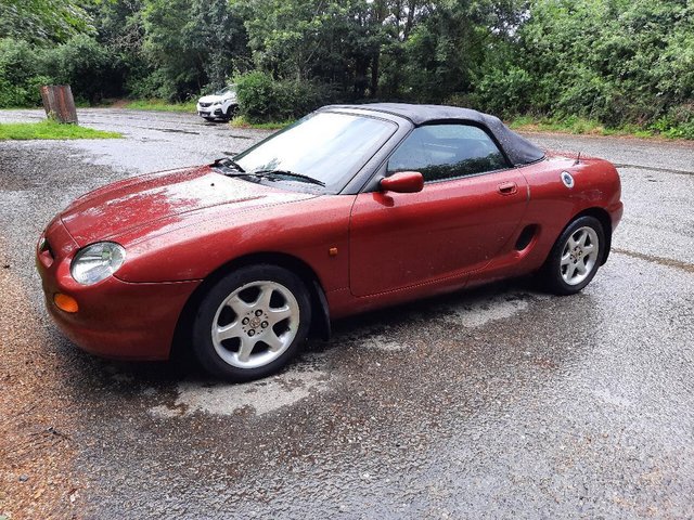  MGF 2 seater in nightfire red