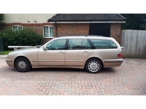 Mercedes E-class  in East Grinstead | Friday-Ad