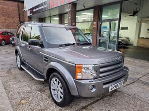 Land Rover Discovery  in Addlestone | Friday-Ad