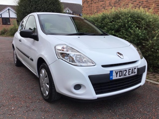 Clio Pzaz V 3DR in Showroom Condition-One Owner-FSH