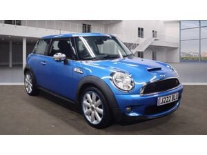 Mini Hatch Cooper S  in Slough | Friday-Ad