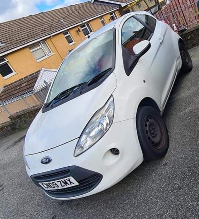  Ford ka in white, starts and drives as should