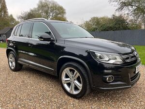 Volkswagen Tiguan  in Staines | Friday-Ad