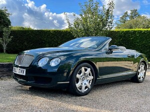 Bentley Continental GTC  in London | Friday-Ad