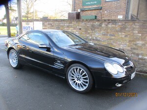 Mercedes-Benz SL  in London | Friday-Ad