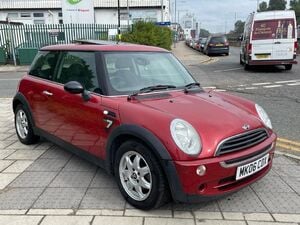 Mini Hatch One  in London | Friday-Ad