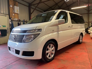 Nissan Elgrand  in Rochester | Friday-Ad