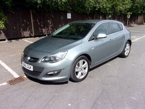 Vauxhall Astra  in Leeds | Friday-Ad