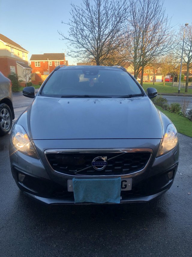 Volvo v40 d2 cross country for sale