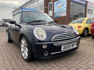 Mini Hatch Cooper  in Camberley | Friday-Ad
