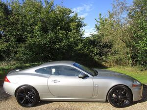Jaguar XK in High Wycombe | Friday-Ad