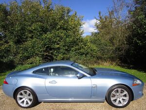 Jaguar XK  in High Wycombe | Friday-Ad