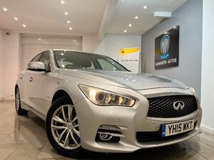 Infiniti Q in London | Friday-Ad