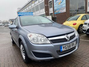 Vauxhall Astra  in Camberley | Friday-Ad