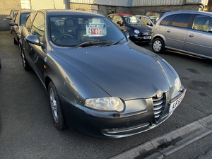 Alfa Romeo  T.Spark Lusso 3dr in Newhaven | Friday-Ad