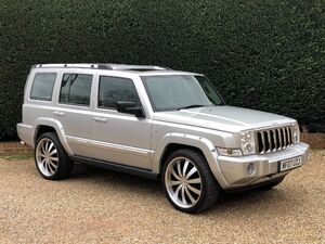 Jeep Commander  in Wokingham | Friday-Ad