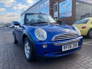 Mini Hatch Cooper  in Camberley | Friday-Ad