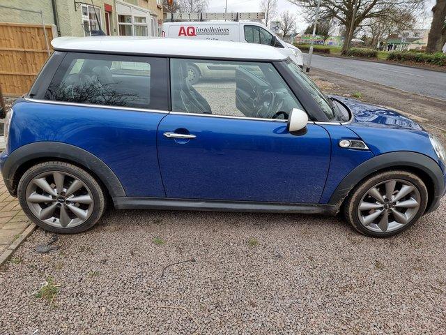 Mini cooper low mileage I have more pictures just won't uplo