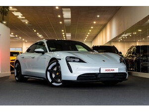 Porsche  in London | Friday-Ad