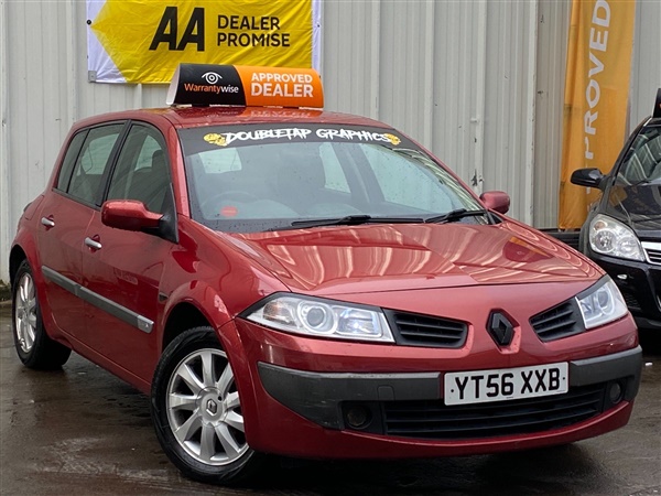 Renault Megane DYNAMIQUE 16V 5-Door