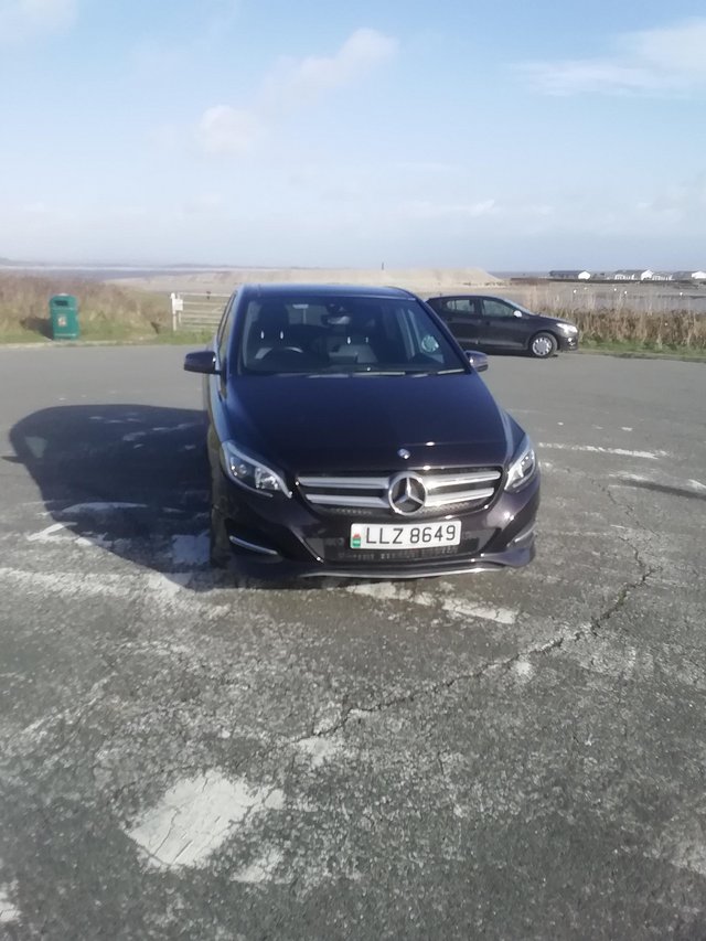 Mercedes b  reg. This is a lovely car inside and out