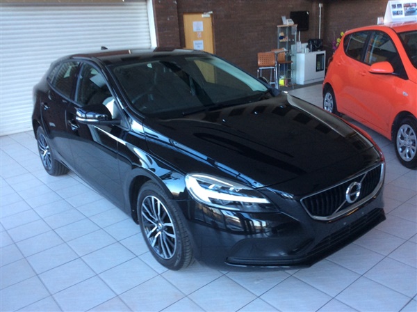 Volvo V40 T] Momentum Nav Plus 5dr