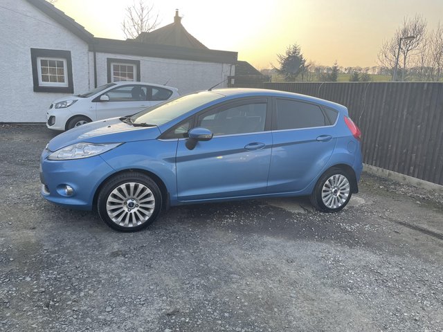 Blue  Ford Fiesta fantastic little run about