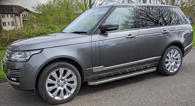 Range Rover Vogue SE. Land Warranty to October