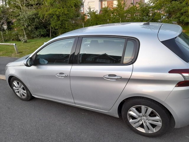 Peugeot ) Silver Hatchback, Manual Diesel