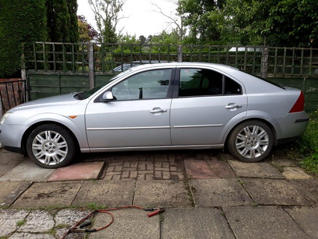 Ford Mondeo 2ltr Ghia automatic